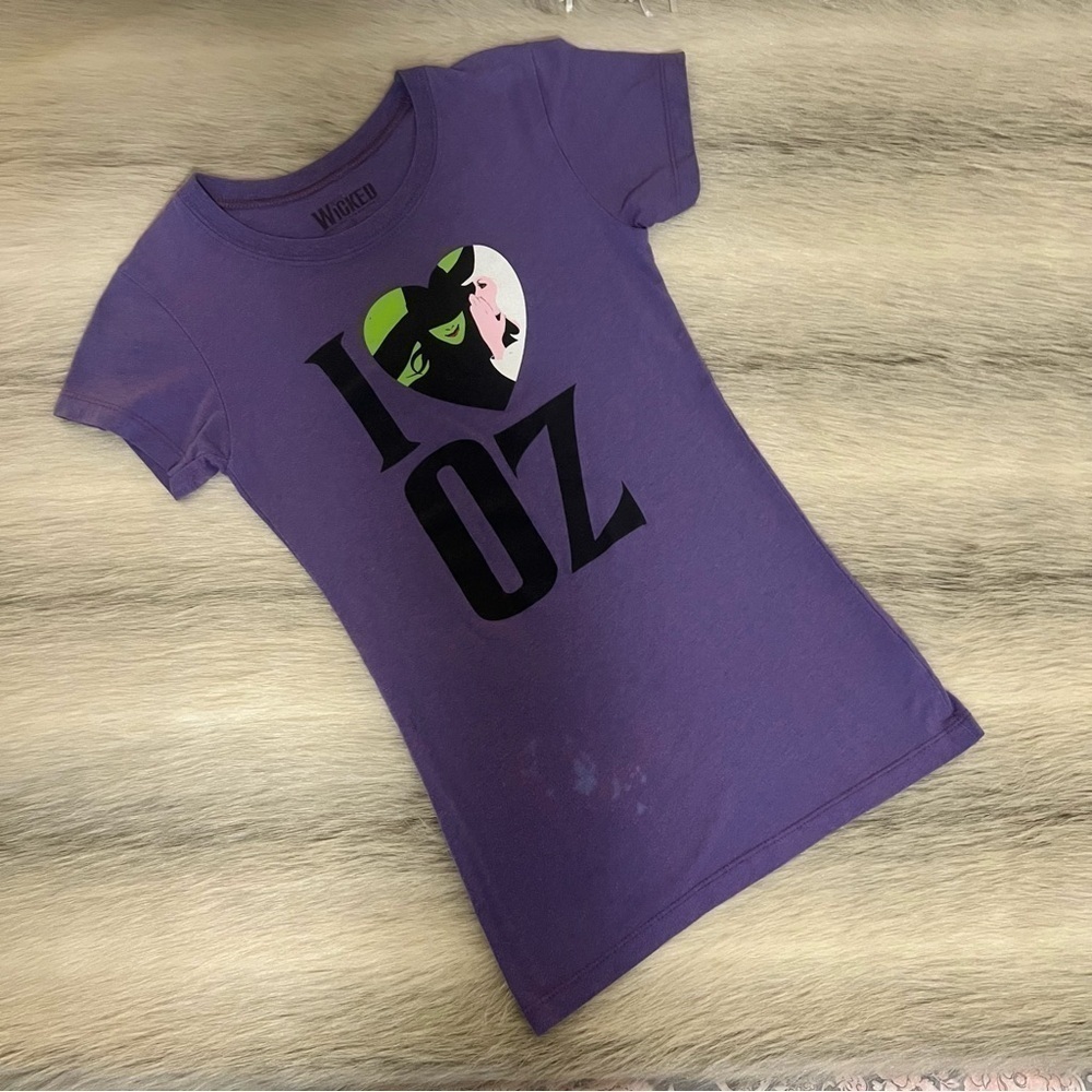 Vintage y2k WICKED Show T-Shirt THE WIZARD of OZ “I Love Oz” Baby Tee S Purple